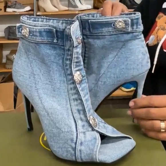 Arqa Denim Stiletto High Heels Peep Toe Metal Button Ankle Boots size 8.5 - Picture 4 of 8